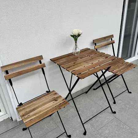 Merra 2 Apartament